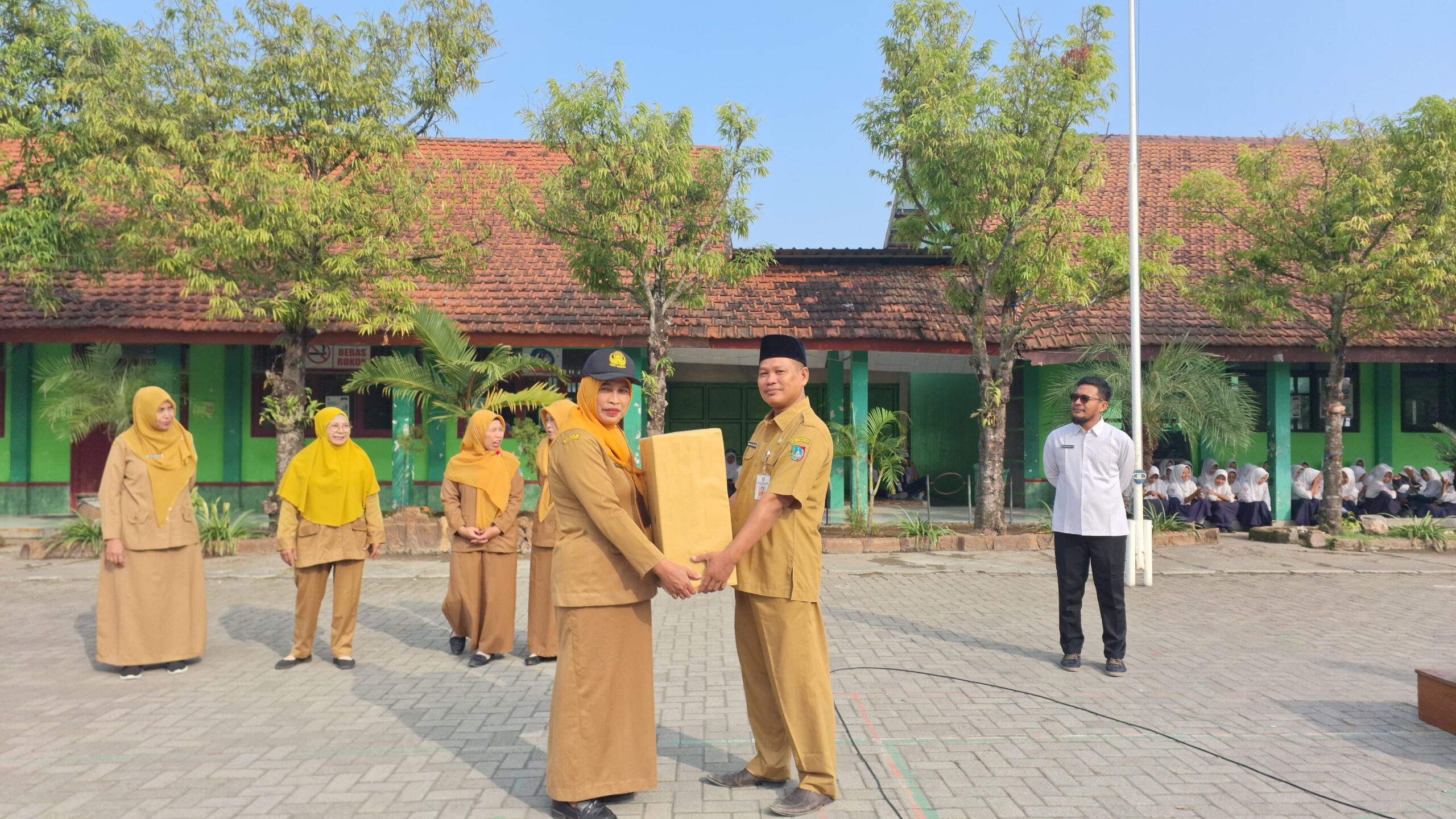“Terima Kasih, Pahlawan Tanpa Tanda Jasa”
