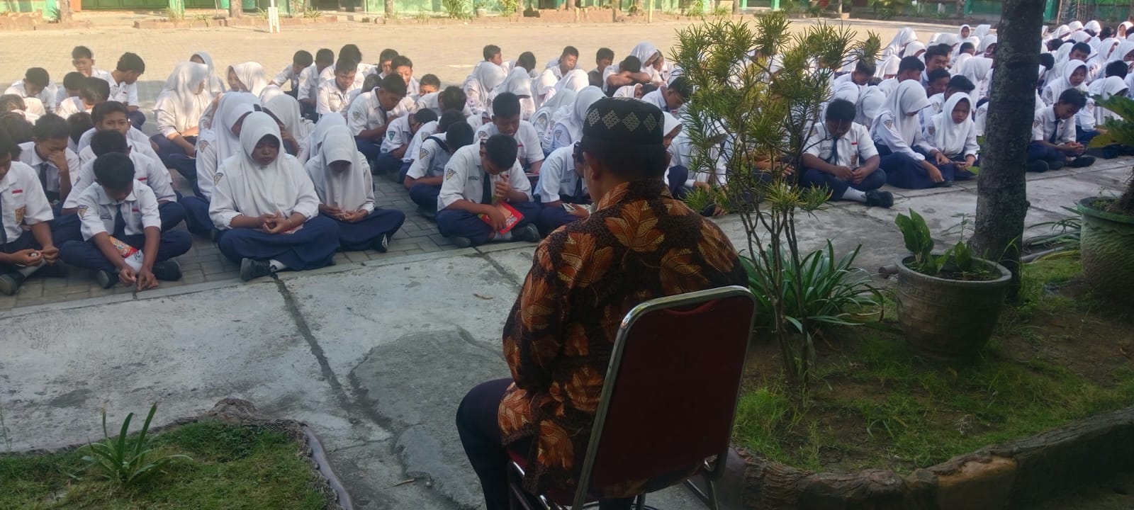 SMP Negeri 2 Kabuh Gelar Doa Bersama Demi Kedamaian Bangsa